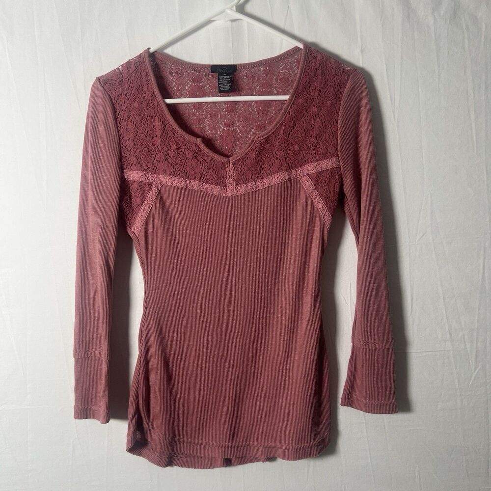Rue‎ 21 Pink Henley Boho Lace Long Sleeve Y2K Stretchy Fitted Layering Size M